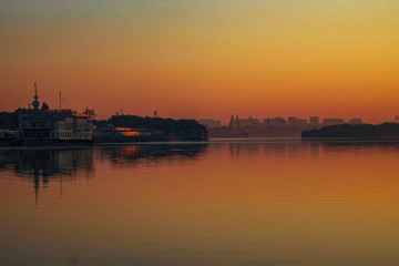 Naklejka premium Dawn on the river