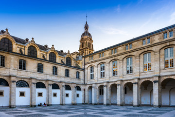 Fototapeta na wymiar Cour Mably et salle capitulaire à Bordeaux, Gironde, Nouvelle-Aquitaine, France