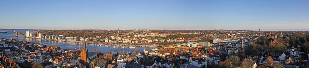 Fototapeta na wymiar Panoramablick über Flensburg