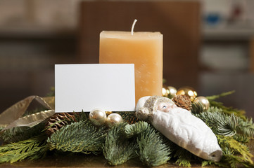 Adventsgesteck mit Visitenkarte