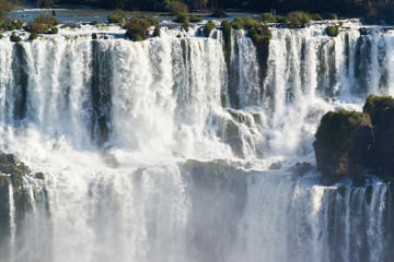 Blick auf die Iguaçu Wasserfälle der argentinischen Seite