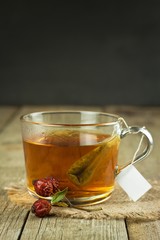 Hot tea for colds. Traditional home treatment for colds and flu. Rosehip tea, honey and citrus. Home Pharmacy. Proven treatment of diseases.
