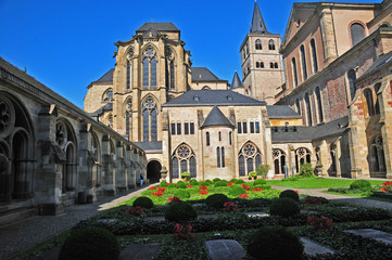 Fototapeta na wymiar Treviri (Trier), La chiesa di Nostra Signora - Germania