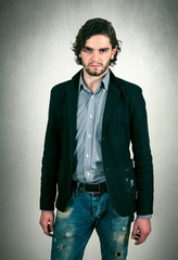 Obraz premium Handsome young bearded man