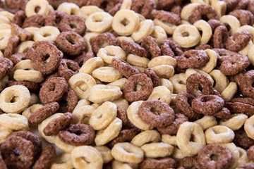 texture with mix of white and chocolate corn flakes rings