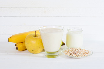 Smoothie with apple,banana, yogurt and oatmealon