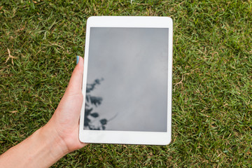 white tablets on woman hand
