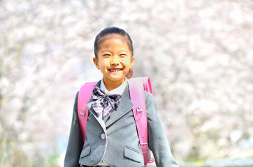 新一年生の女の子（桜）