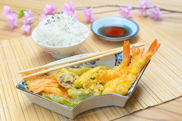Set Japanese foods of tempura and the rice
