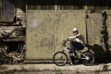 Young urban bmx rider - 125884622