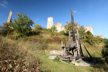 Steinschleuder an der Ruine Brandenburg in Thüringen