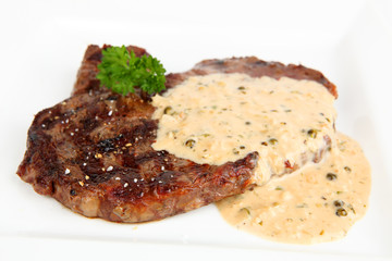 Steak mit Pfeffersoße