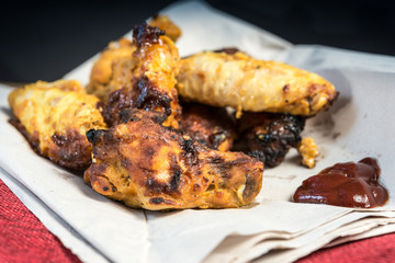 fried chicken wings with sauce