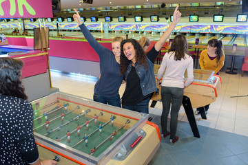 girls at entertainment centre