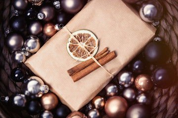 Fototapeta na wymiar Gift box and cinnamon