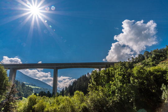 Brückenteil der Tauern Autobahn bei Krems in Kärnten Österreich