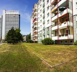 Sanierter Plattenbau