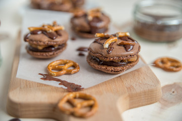 Schokoladen Macarons mit fleur de sal 