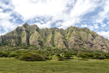 Fototapeta na wymiar Lush Green Hawaiian Mountain Ridge