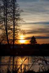 Закат над зимним озером