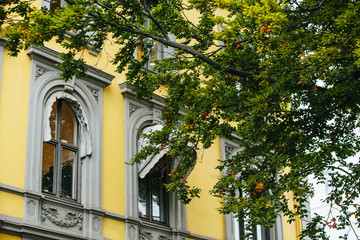Fototapeta na wymiar Autumn city in Europe.