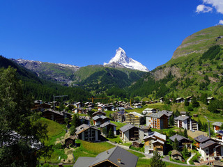 Fototapeta na wymiar Zermatt Switzerland, green city