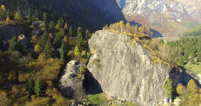 Aerial 4k - Valmasino  (IT) - Panoramica aerea del Sasso del Remenno 