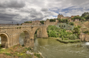 Fototapeta na wymiar Saint Martin's bridge in Toledo, Spain