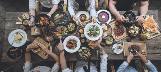 Selbstklebende Fototapete Essen Tisch mit Essen, Ansicht von oben