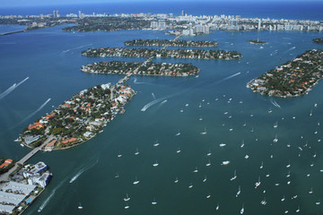 Aerial view of boats and homes on islands in Miami Beach Florida