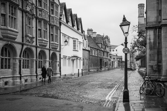 Fototapeta Street in Oxford on rainy day