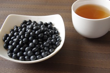 黒豆と黒豆茶