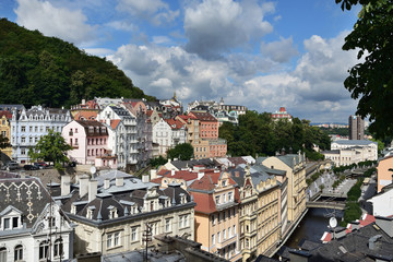 Fototapeta na wymiar Blick auf Karlovy Vary / Karlsbad in Tschechien