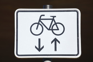 Verkehrsschild  Fahrradweg in beide Richtungen