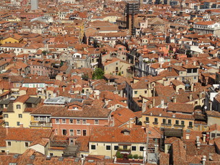 Fototapeta na wymiar Panorama von Venedig im Sommer