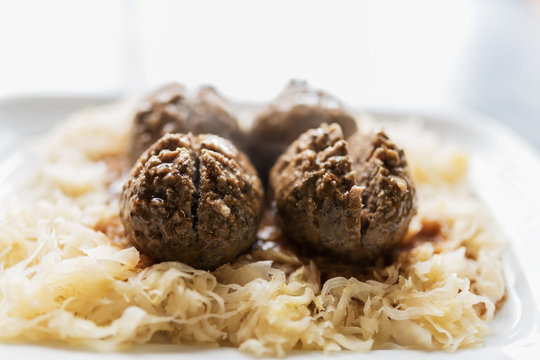 Im Bild: Eine pf&auml;lzer Spezialit&auml;t, fertig gekocht, zum Verzehr bereit, auf einem Teller serviert 