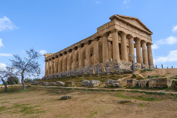 Fototapeta na wymiar The Temple of Concordia in the Valley of Temples near Agrigento, Sicily (Italy)