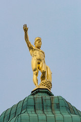 Fototapeta premium Golden Rathausmann On Town hall Dresden