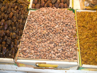 Datiles y almendras en Marruecos