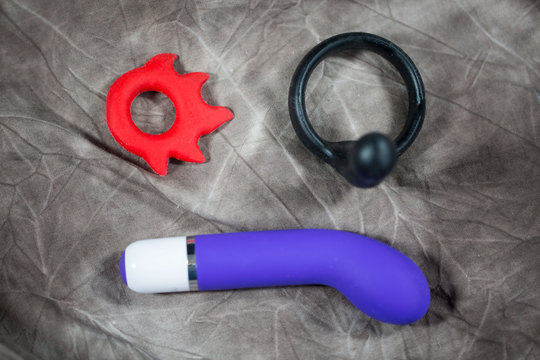 Dildo mit Penisring
