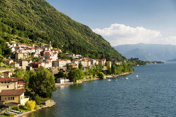 Fototapeta na wymiar Dorio (Lecco) and the lake of Como
