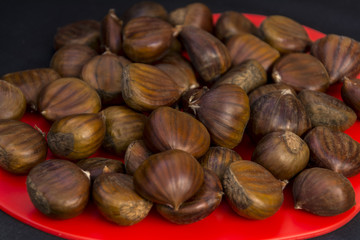 Il vassoio di castagne