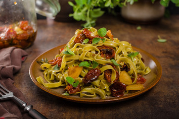 Pasta with sun dried tomatoes
