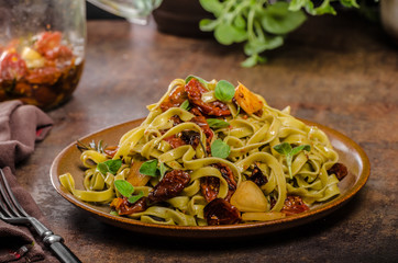 Pasta with sun dried tomatoes