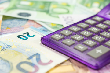 Taschenrechner und Bargeld