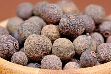 Allspice in a bowl