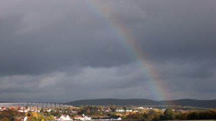Regenbogen &uuml;ber Lieschensruh und dem Solarpark im Edertal