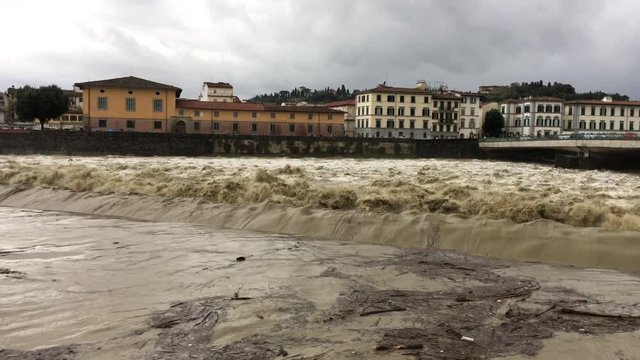 This video is about Arno in piena H264 4K