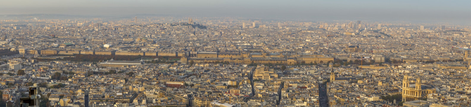 Le Louvre vue du 59 &egrave;me &eacute;tage de la tour Montparnasse