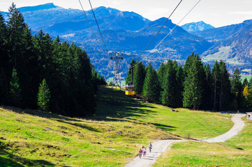 Bergbahn Nebelhorn im Allgäu Oberstdorf mit Talblick